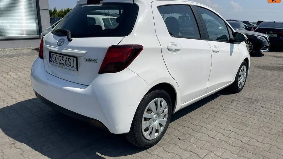 TOYOTA Yaris -
