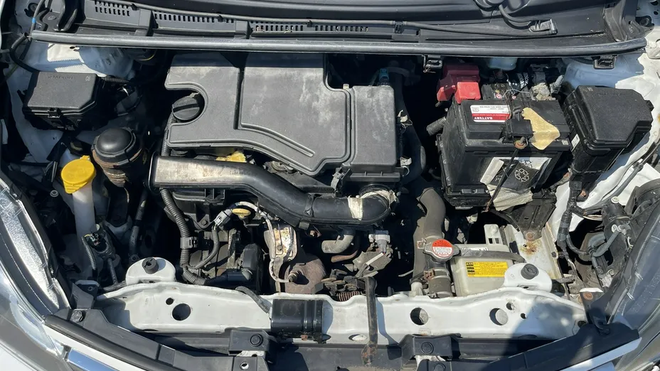 TOYOTA Yaris -