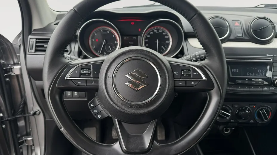 SUZUKI Swift -