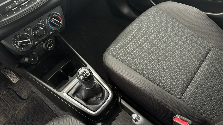SUZUKI Swift -