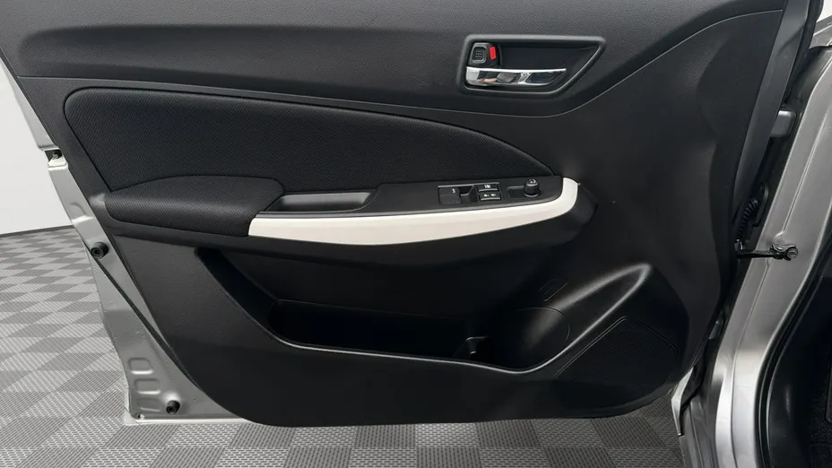 SUZUKI Swift -
