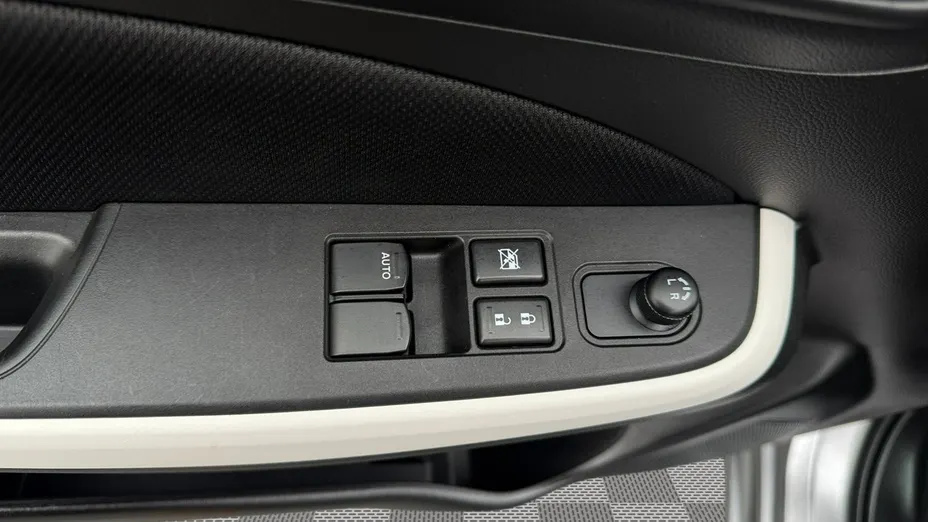 SUZUKI Swift -