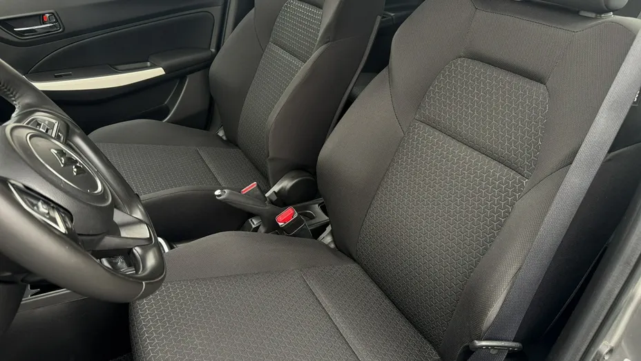 SUZUKI Swift -