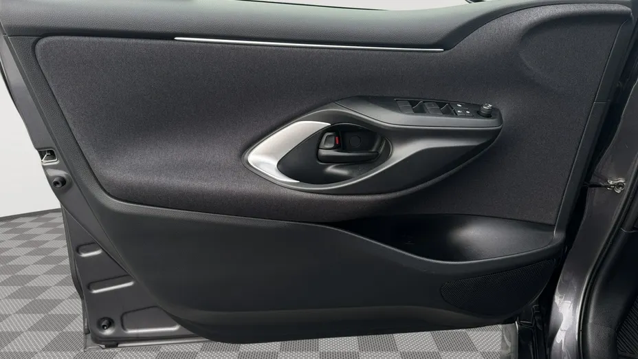 TOYOTA Yaris -