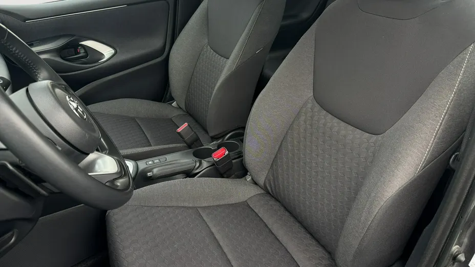TOYOTA Yaris -