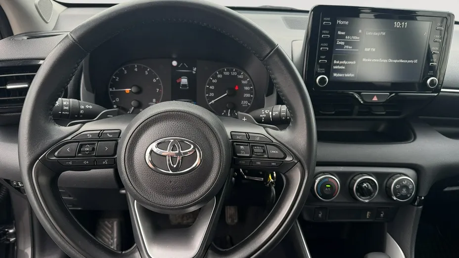 TOYOTA Yaris -