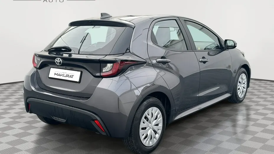 TOYOTA Yaris -