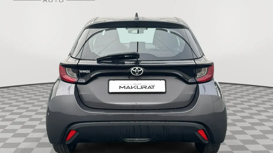 TOYOTA Yaris -