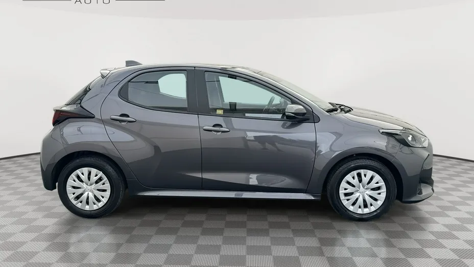 TOYOTA Yaris -