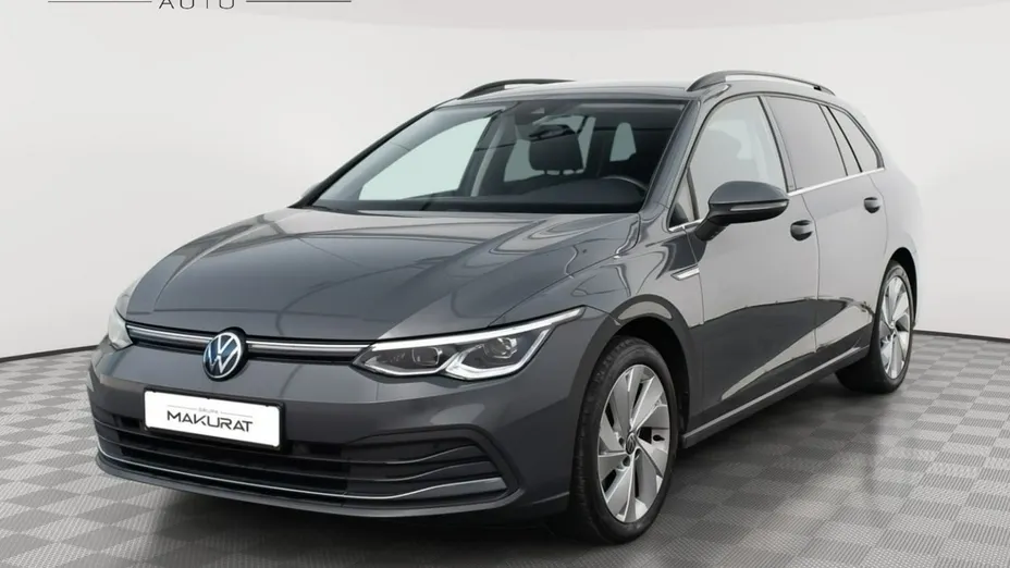 VOLKSWAGEN Golf -