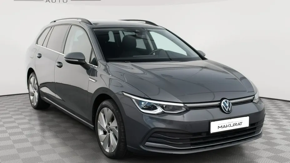 VOLKSWAGEN Golf -
