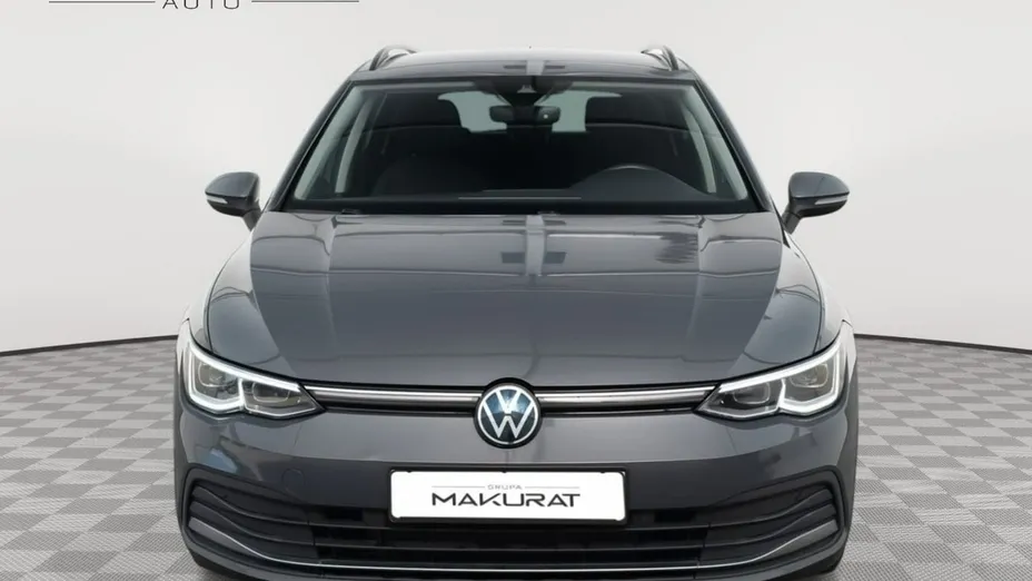 VOLKSWAGEN Golf -