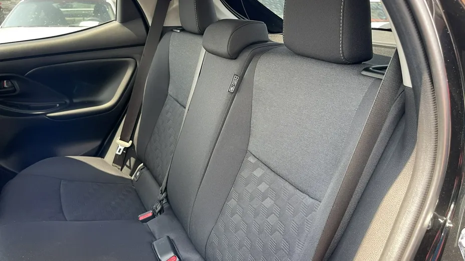 TOYOTA Yaris -