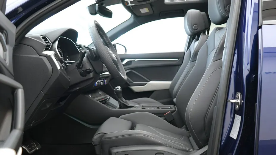 AUDI Q3 -