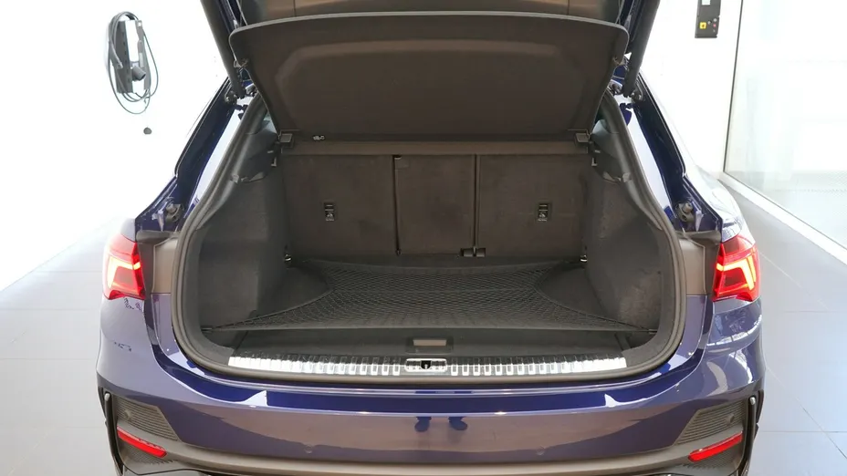 AUDI Q3 -