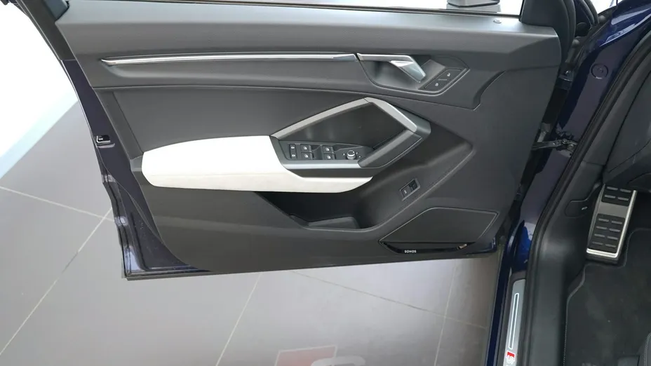 AUDI Q3 -