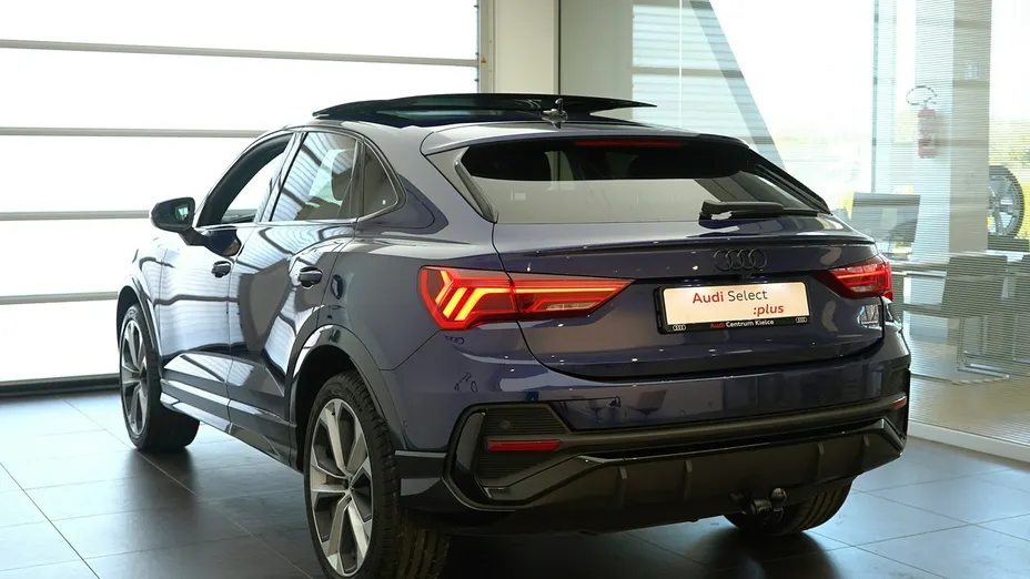 AUDI Q3 -