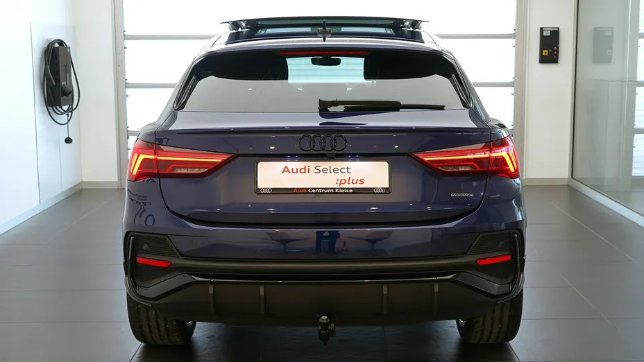AUDI Q3 -