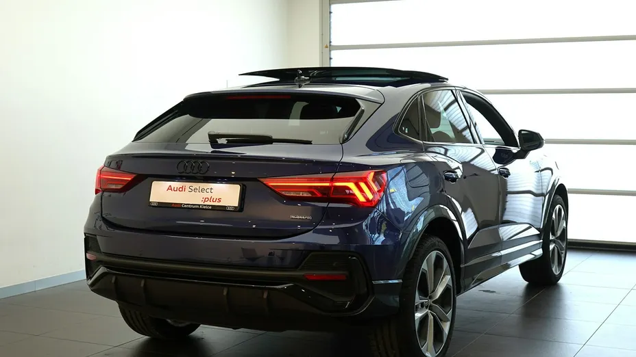 AUDI Q3 -
