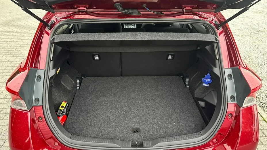 TOYOTA Auris -