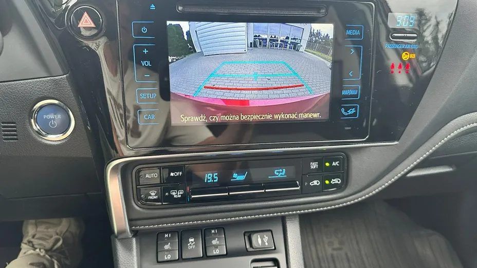 TOYOTA Auris -