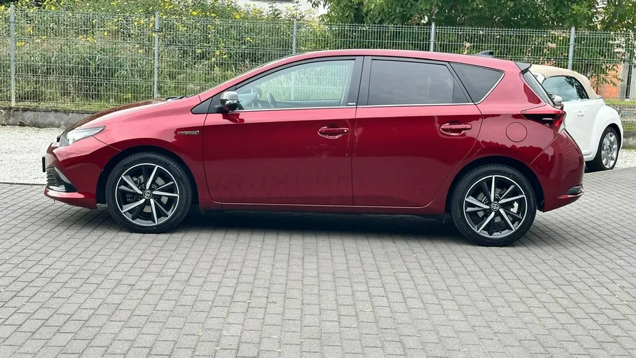 TOYOTA Auris -