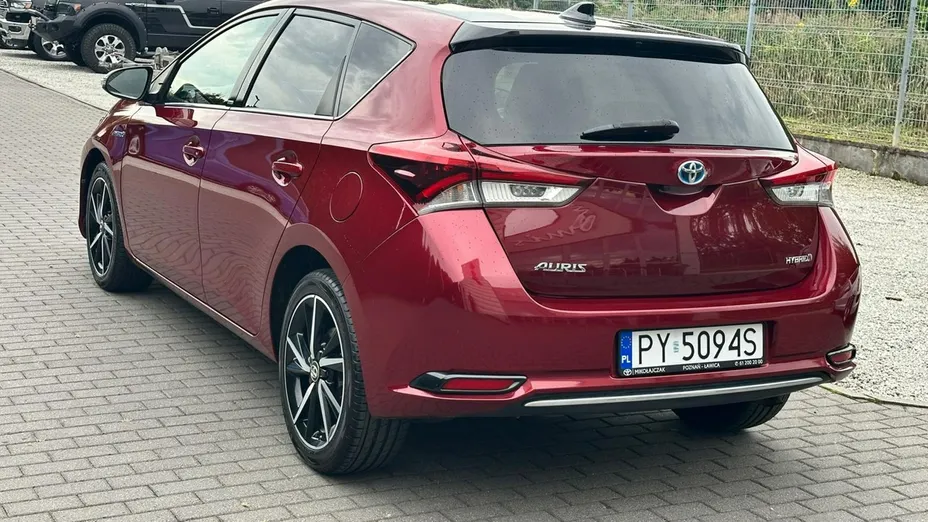 TOYOTA Auris -