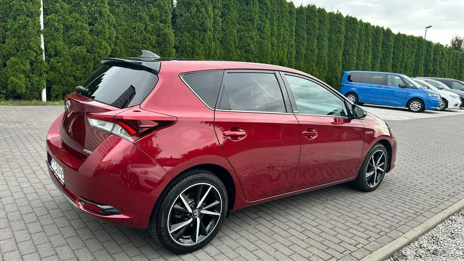 TOYOTA Auris -