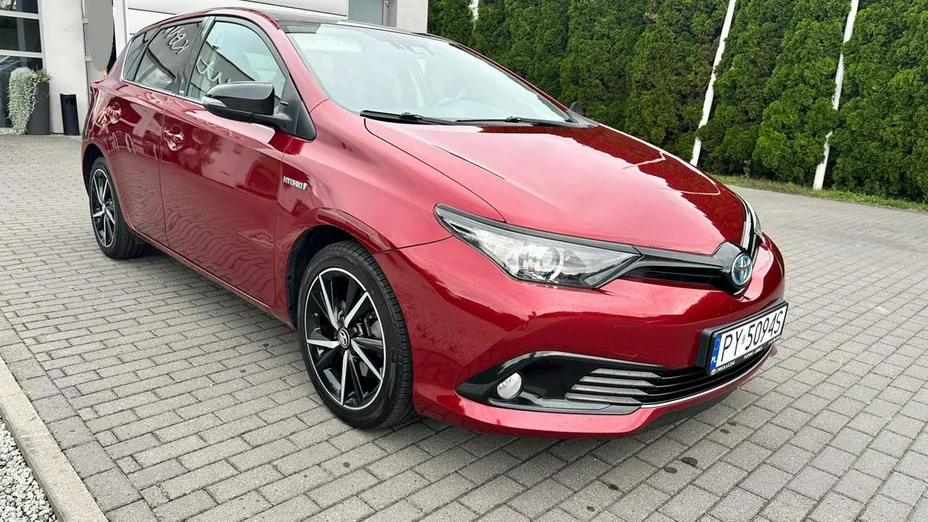 TOYOTA Auris -