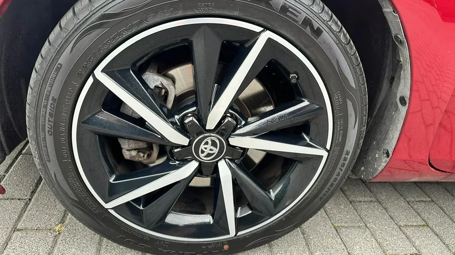 TOYOTA Auris -