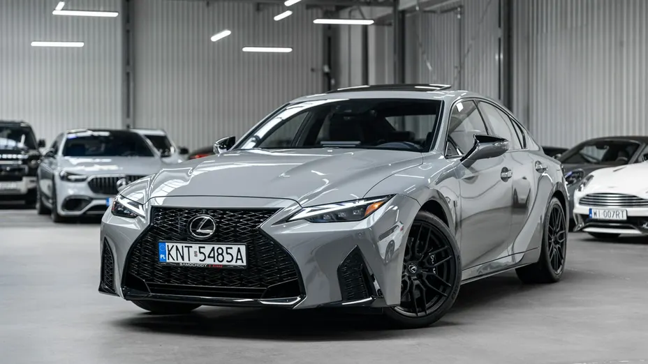 LEXUS IS -