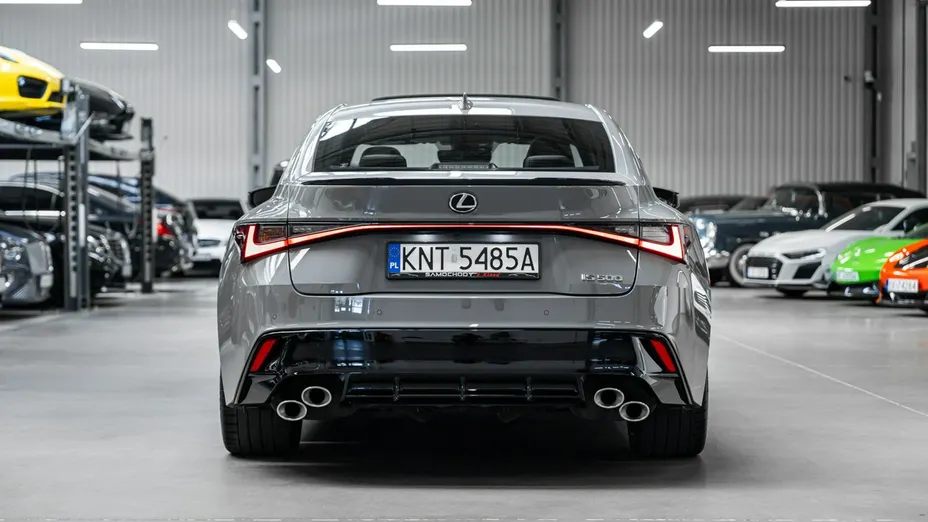 LEXUS IS -
