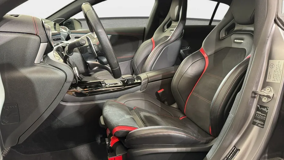 MERCEDES-BENZ CLA -
