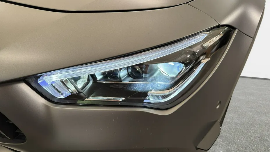 MERCEDES-BENZ CLA -