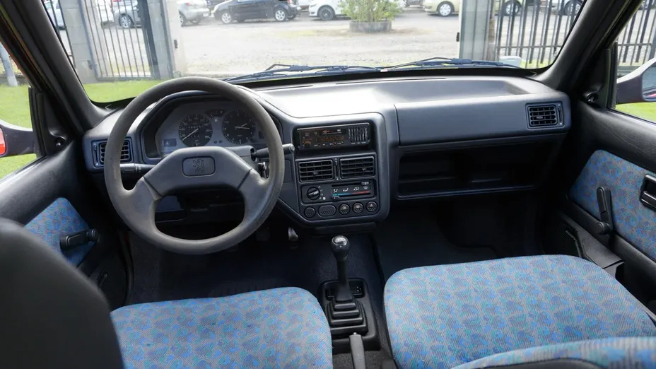 PEUGEOT 106 -
