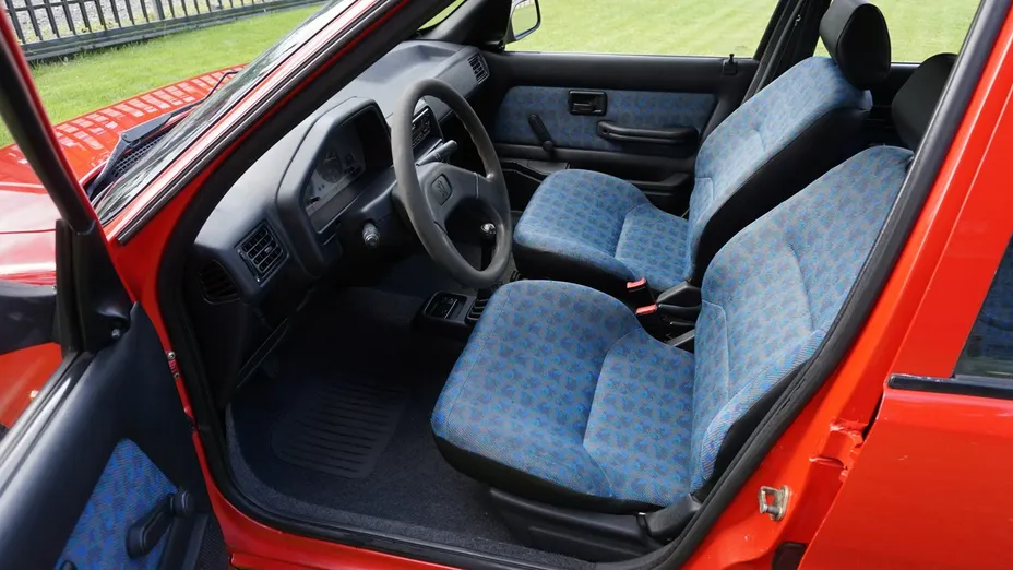 PEUGEOT 106 -