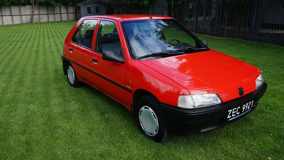PEUGEOT 106 -