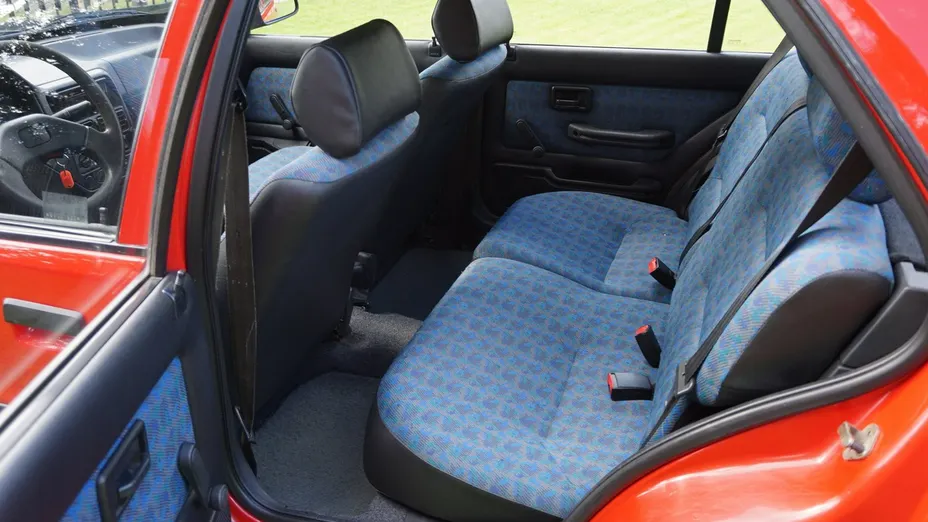 PEUGEOT 106 -
