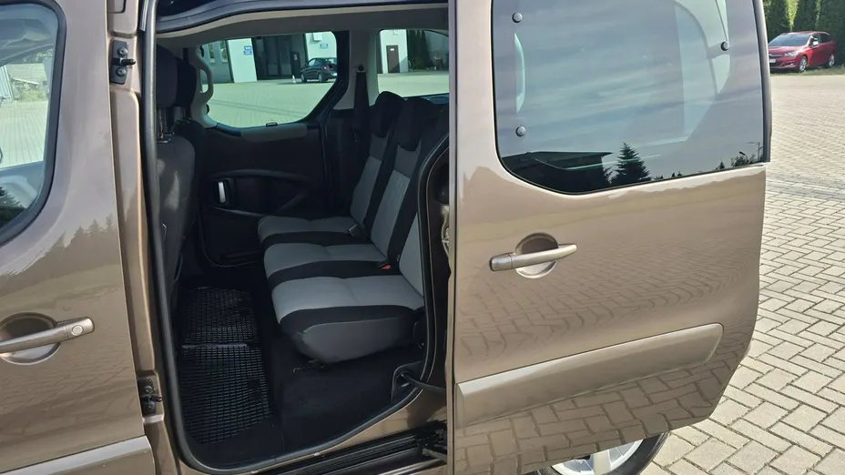 PEUGEOT Partner -