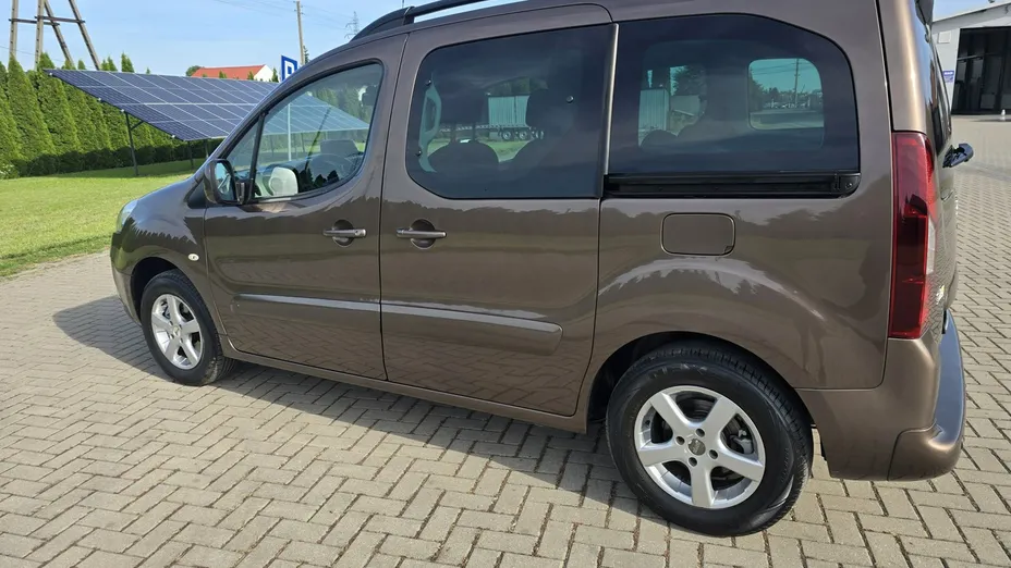 PEUGEOT Partner -