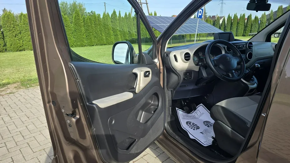 PEUGEOT Partner -