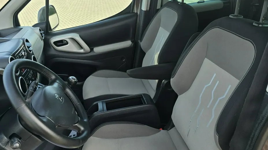 PEUGEOT Partner -