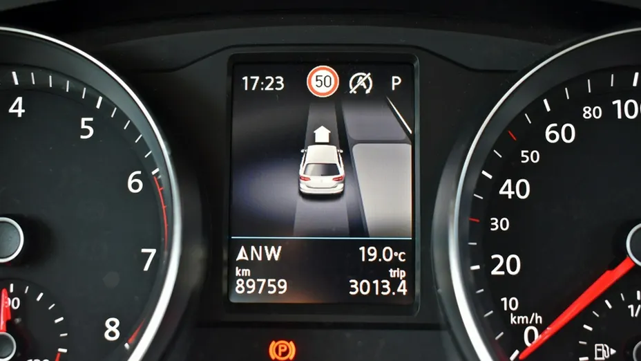 VOLKSWAGEN Passat -