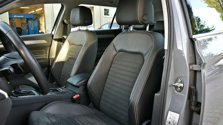 VOLKSWAGEN Passat -