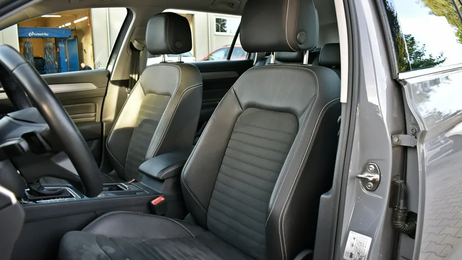 VOLKSWAGEN Passat -
