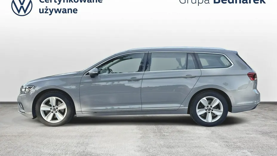VOLKSWAGEN Passat -