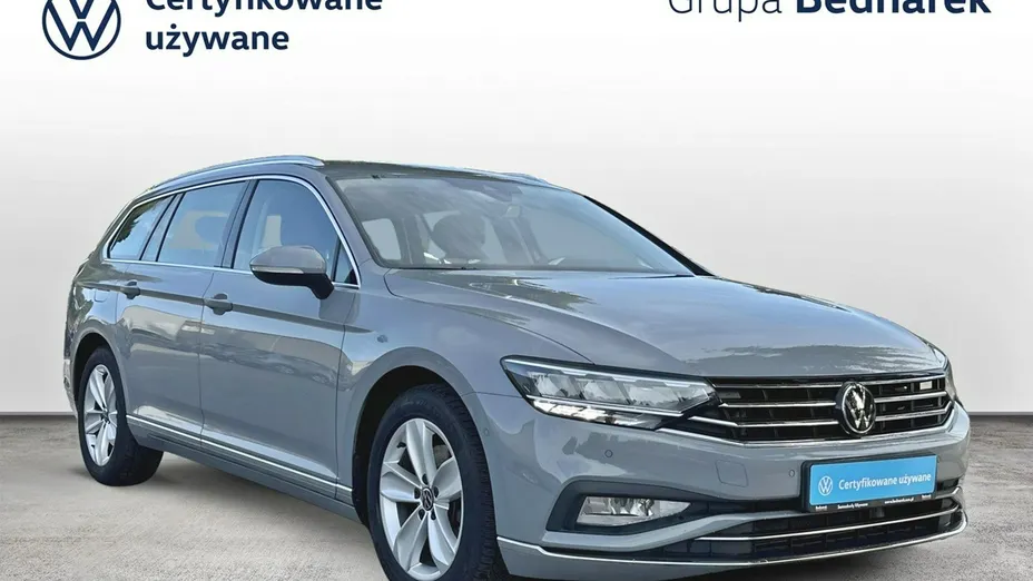 VOLKSWAGEN Passat -