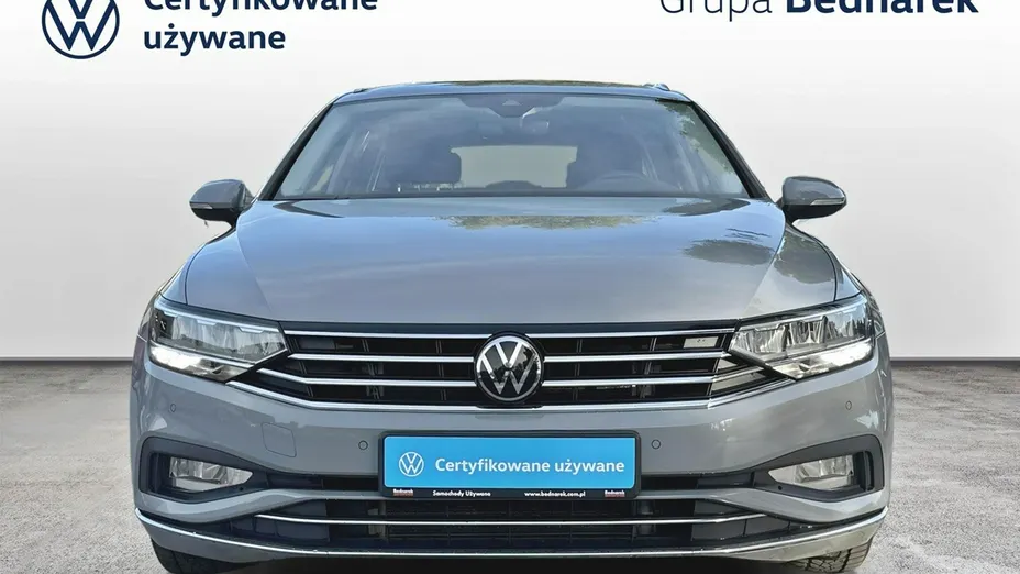 VOLKSWAGEN Passat -