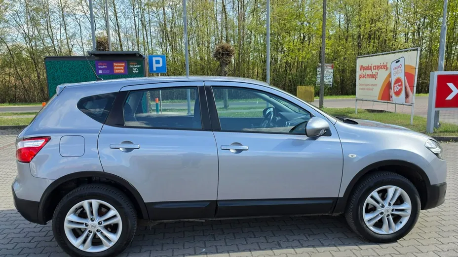 NISSAN Qashqai -