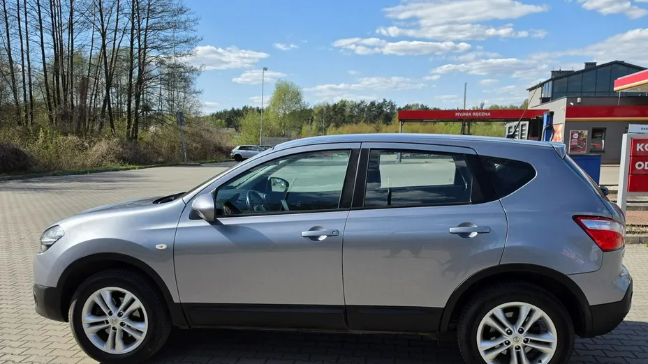 NISSAN Qashqai -